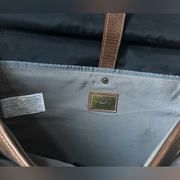 Roots tribe leather messengers crossbody bag - Picture 3 of 9